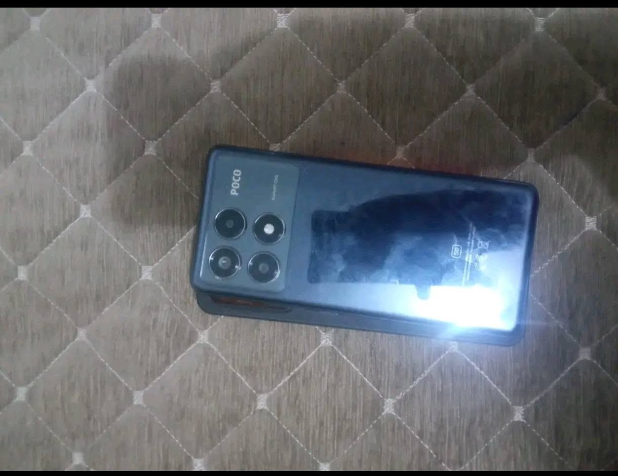 بوكو X6 برو (Poco X6 Pro) ذاكرة 512 كيكا للبيع - لقطة 🔥نص الإعلان:السلام عليكم شباب.. عندي جهاز بوكو X6 برو للبيع، غني عن التعريف وحش الألعاب والسرعة.الذاكرة: 512 جيجابايت (العملاقة).الرام: 12 جيجابايت.النظافة: الجهاز شغال 100% وبقمة النظافة، معالج خارق وبطارية ممتازة.ملاحظة الأمانة (للشفافية):الجهاز بيه شعر بسيط جداً بالجام الخارجي من فوق، وبقعة هوائية شفافة صغيرة جداً (مبينة بالصور) ما مأثرة على اللمس نهائياً. الشاشة الداخلية الأصلية الـ AMOLED سليمة 100% والألوان طبيعية وما بيها أي حبر أو خطوط (يعني يحتاج بس تبديل جامة خارجية إذا تحب).السعر: 220,000 دينار عراقي (وقابل للشراء والمناقشة البسيطة للطيبين).
المكان: كربلاء الأمن الداخلي
الرقم ***********
بوكو X6 برو (Poco X6 Pro) ذاكرة 512 كيكا للبيع - لقطة 🔥نص الإعلان:السلام عليكم شباب.. عندي جهاز بوكو X6 برو للبيع، غني عن التعريف وحش الألعاب والسرعة.الذاكرة: 512 جيجابايت (العملاقة).الرام: 12 جيجابايت.النظافة: الجهاز شغال 100% وبقمة النظافة، معالج خارق وبطارية ممتازة.ملاحظة الأمانة (للشفافية):الجهاز بيه شعر بسيط جداً بالجام الخارجي من فوق، وبقعة هوائية شفافة صغيرة جداً (مبينة بالصور) ما مأثرة على اللمس نهائياً. الشاشة الداخلية الأصلية الـ AMOLED سليمة 100% والألوان طبيعية وما بيها أي حبر أو خطوط (يعني يحتاج بس تبديل جامة خارجية إذا تحب).السعر: 220,000 دينار عراقي (وقابل للشراء والمناقشة البسيطة للطيبين).
