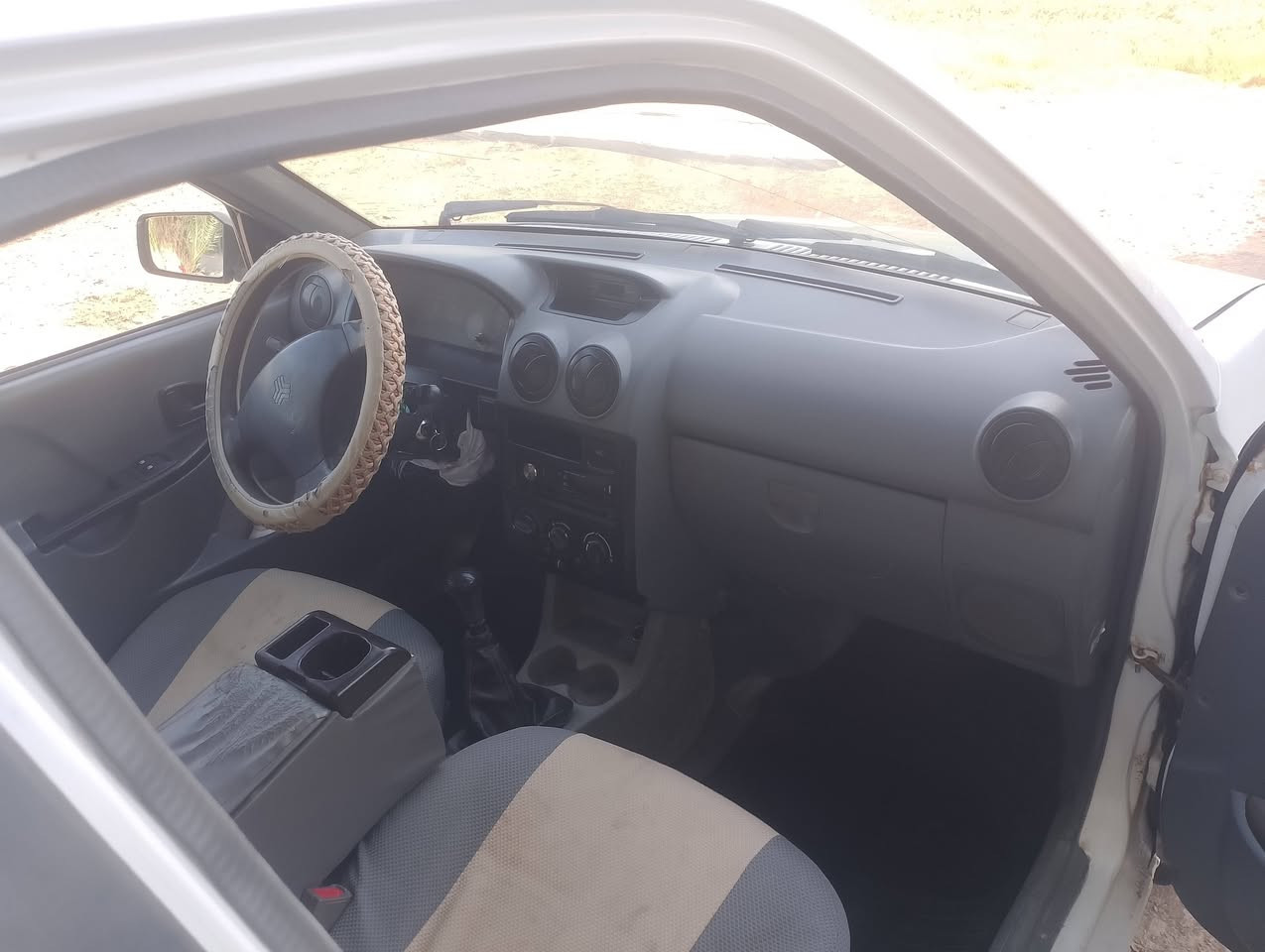 اسلام عليكم سايبه مديل 2015 للبيع السياره مكفوله من الضربه ول تبديل ول كص ول صبغ سياره خير من الله رقم ذي قار مشروع وطني مداور ثاني يوم محرك  لاتنقيص لا تبخير كير مكفول سياره جديده مكان السياره بل دوانيه السعر 35او بيه مجال بسيط للاتصال ول ستفسار اكثر اتصال على الرقم ***********
