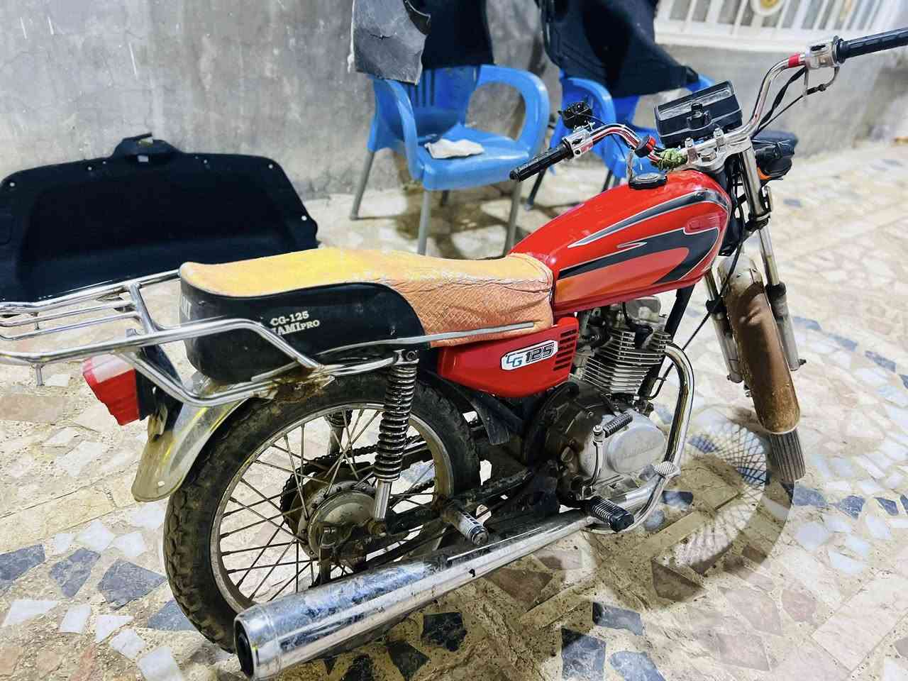 السلام عليكم دراجه اربعه كير للبيع كلك مكفوله كفاله عامه من السرقه اوراقه ضايعه كهربائيات شغاله موديل 23 محرك مامفتوح السعر 450 وبيها مجال # كربلاء الحسينيه الهاتف ***********
