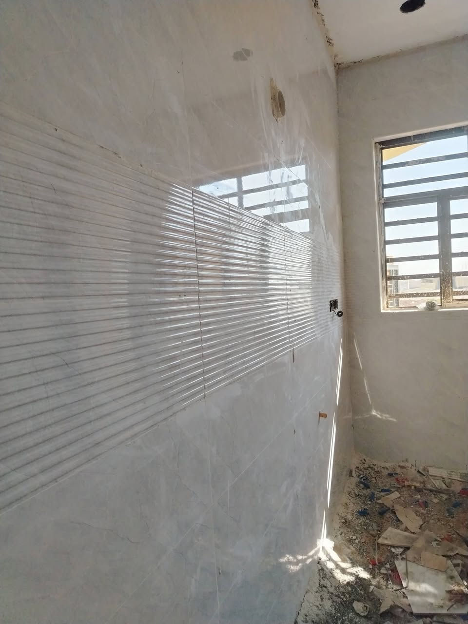 خلفه سيراميك جداري أو ارضى متفرغ حالين شغل عل ليزر درجه اول ***********
