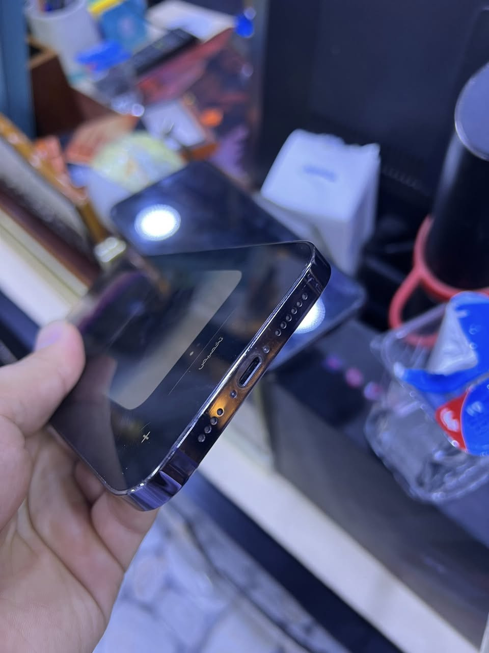 السلام عليكم ايفون 14 برو ماكس الجهاز وتر بروف ما مفتوح 256 بطاريه75 وتر بروف
شرق اوسط ماستر الجهاز  هاتف***********
