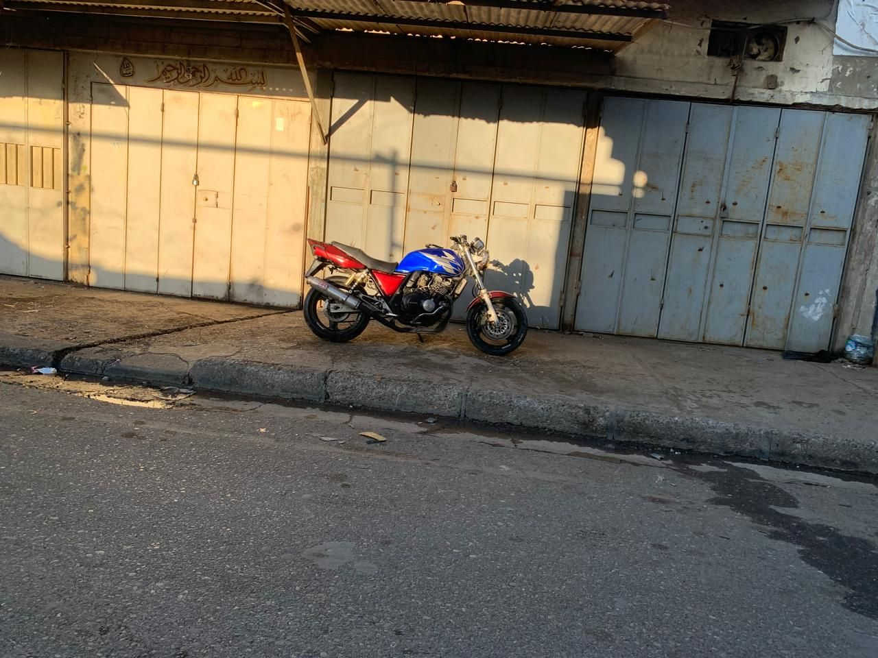 سي بي 400  للبيع بس كمرك مدفوع بي  عارضه 14 
رقم صاحبه  770 393 4602
