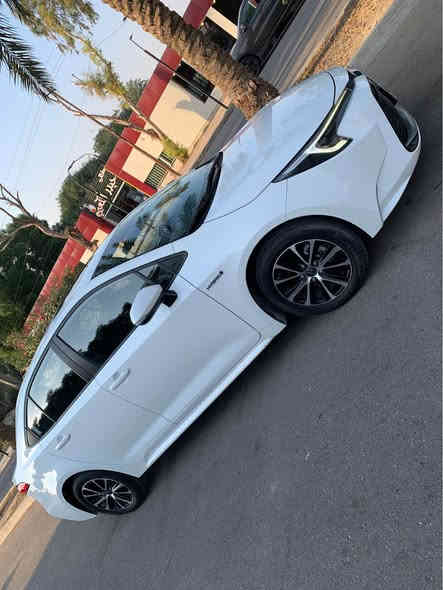 كورلا 2024 هايبرد وارد صيني مكفوله من الضربه والصبغ بيها رصعه وزرف بالبك لايت موضحه بالصور السيارة جديدة وبدون نواقص ماشية 47 الف رقم اربيل الجديد وهزه جديدة باسمنا مواصفاتها
بصمه / فتحه / ويل كب / تبريد قطعتين / شاشة جبيرة / كامره / كار بلي / رادار امامي / تحديد مسار 
سعرها  140 $  وبيها مجال بسيط 
مكاني السيدية *********** بغداد
