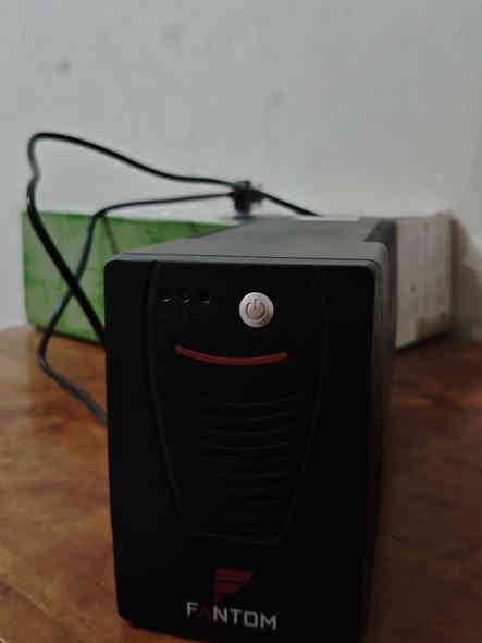 السلام عليكم
اكس بوكس سيريس اس
الذاكرة 512
اشتراك كيم باص شهرين
مع يوبيس 
مكاني جسر ديالة 
السعر 350 وبي مجال قليل حك الجية
***********
