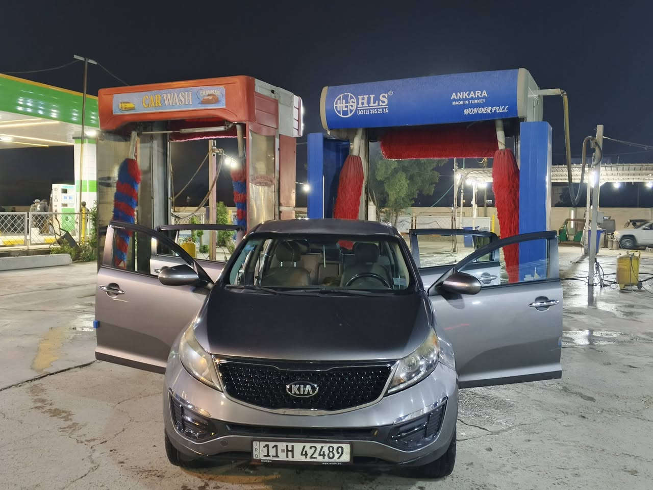 السلام عليكم اسبورتج 2016 أمريكي 2400 بيها جاملغ وبنيد وباب صبغ السيارة جاهزة من كل شي مكينة كير حدادية كفالة تايرات جدد السيارة حلوة سعر 145ورقة 
للستفسار اتصل *********** مكاني بغداد
