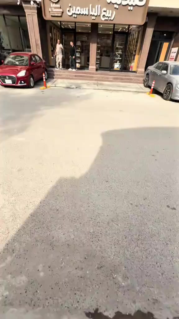 ⁨ 🌟 مكتب عيون زيونة للعقار 🌟 

🔑 عقارات مميزة للبيع و الايجار في زيونة 

🏡 التفاصيل: 
• مطبخ 
• صالة مفتوحه 
• 2 غرف نوم 
• 1حمام 

📞 للتواصل: 
👤 محمود الشمري: *********** 
👤 حيدر أبو الكرم: ***********

#زيونه #بغداد #عقارات #ايجار #شارع_فلسطين⁩
