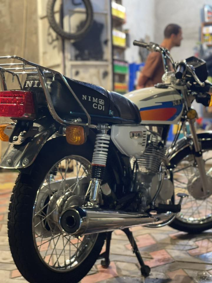 السلام عليكم
دراجه للبيع متياز اوراق سكنر موديل 2025 دراجه ابلاد برغي ما مفتوح بيه دراجه تخبل كل نقص ما بيه السعر 800 بيه مجال قليل 
العماره ابو رمانه للتفاصيل ‭0774 959 1169‬صلاح خضر وهاذا راعيه
