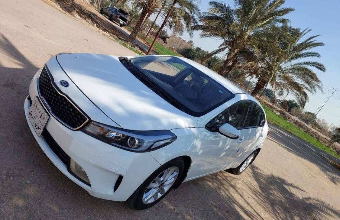 الهم صلي على محمد
للبيع سيراتو 2017 بيه حالوب 
والسونار مرفق بل الصور وبيه بارد بسيط جدا بل الجاملغ الأمامي والباقي كفاله 
وارد خليجي المواصفات نص فول 
السياره جاهزه من كلشي حداديه تخم تاير جديد 
العنوان النجف السعر 125 وبيه مجال حق الجيه ***********
