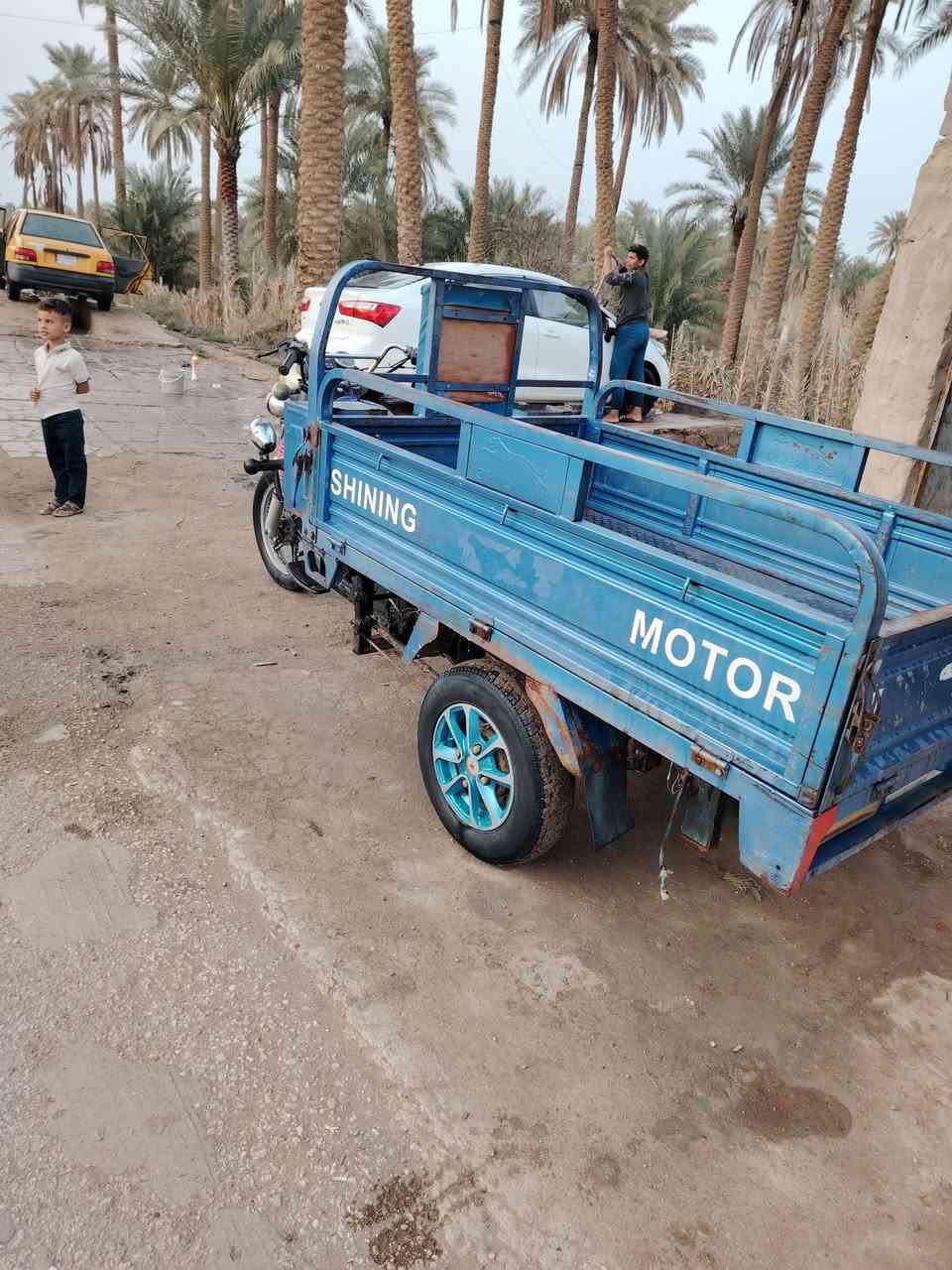 سلام عليكم ستوته البيع 21 رقم ابيض كهربايات شغاله كامله من كلشي السعر مليون 800 وبيه مجال العنوان دوانيه قضاء الشاميه تصال عل رقم ***********
