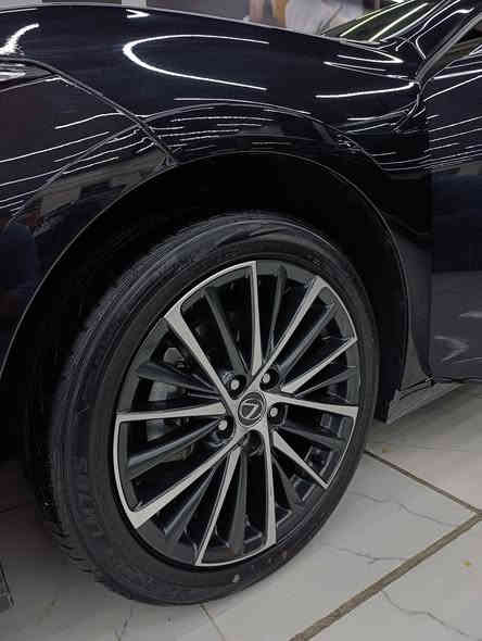 بسم الله ماشاء الله
لكزز es350 2025 ماشيه فقط ٢٠٠٠ زيرو اليوم جهزت من التغليف ppf من ارقئ انواع الppf كلفني ٢٠ ورقه 
6 سلندر 
فول مواصفات 
ميحتاج اذكر المواصفات واضحه 
رقم اربيل 
صبغ فقط جاملغ خلفي جه سايق راجع بلادي 
السياره بدون دواخل وبدون اربكات 
وبحاله الوكاله 
شديتلها تخم تاير جديد دانلوب ياباني الاصلي  
بالنسبه للصور المنشوره اليوم صورتها قبل لا استلمها 
مكان السياره الانبار رمادي 
سعرها ٤٠ الف دولار يعني ٤ دفاتر بيها مجال جدا بسيط 
***********
