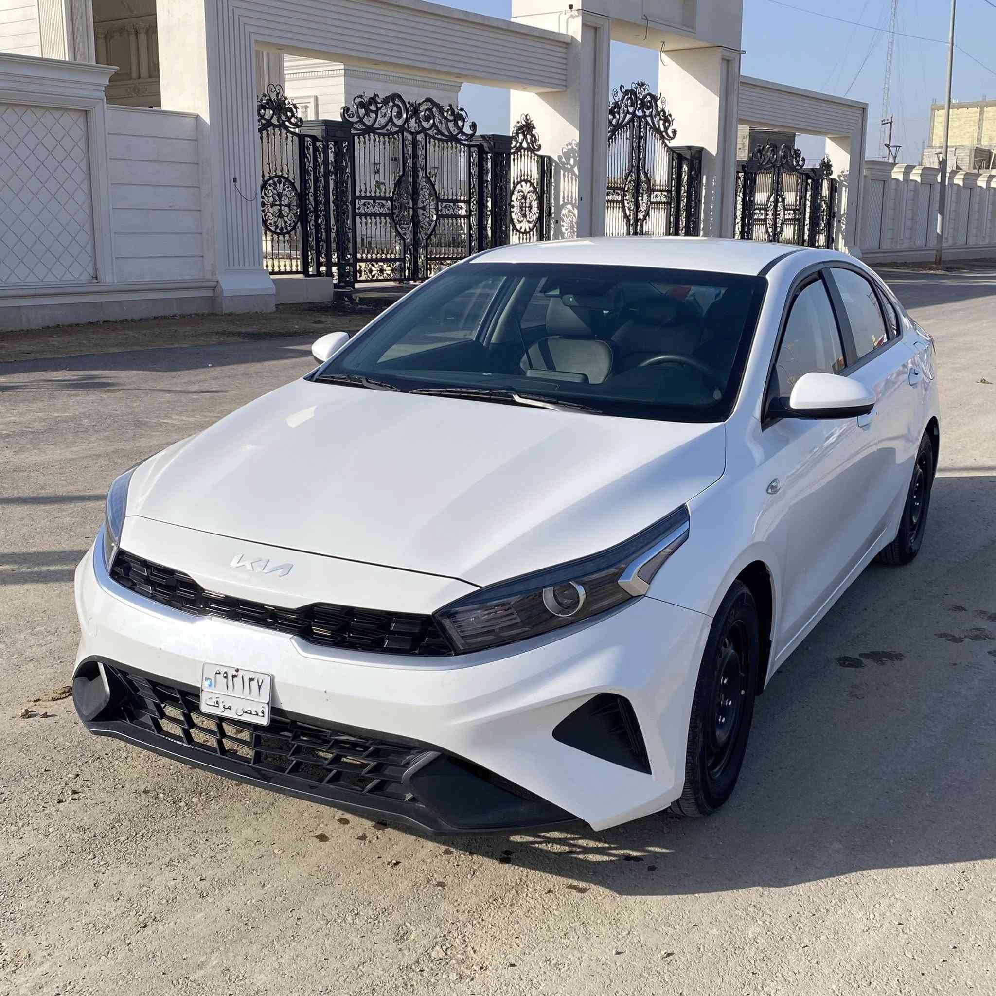 وارد كوري kia  K3 2023  السعر اخو البلاش بتعليق يجيك
بدون رقم  تترقم من كركوك للبصره بسمي اي مكان ابصملك
مواصفاتها 
جلد
رادار. 
بصمه 
تشغل عن بعد 
تحديد مسار 
هيتر كشنات
ماشيه 60 الف كم  
ضرر خلفي. بيها صبغ صندوك وربع الجاملغ الخلفي 
ونص البنيد بدون ايرباك 
 
مكانها واسط. الصويره شارع المعارض. معرض. الزعيم

***********
