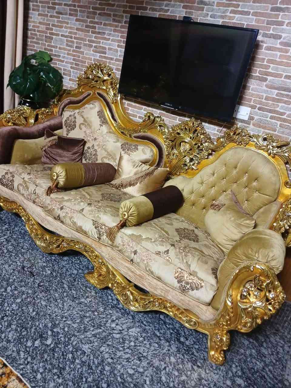 للبيع للبيع تخم زان مصري ديماطي حفر يدوي نظافه فول 100% مكاني بغداد الزعفرانيه عشر مقاعد تخم اخو الجديد للاتصال ***********سعر الجديد مالة 45ورقة
