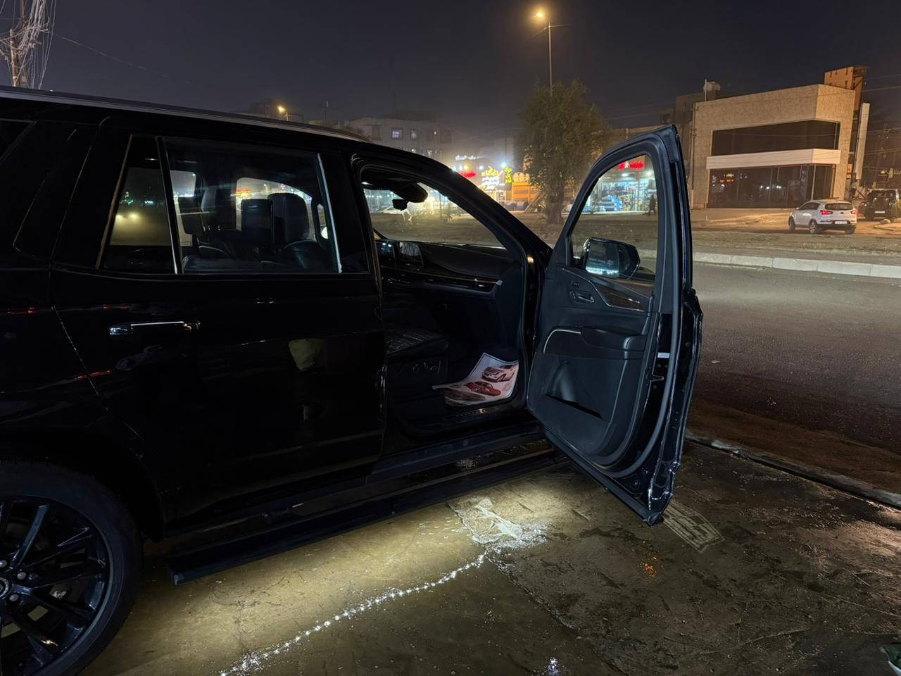 السلام عليكم 
كاديلاك اسكاليد اسبريسو رقم ١ للبيع  كنديه 2021 
بريميو لكجري بلاتنيوم اعلى مواصفات 
معروف مواصفات 
سياره بسمي رقم أربيل تحويل ثاني يوم 
مغلفه PPFبل كامل 
مواصفات سياره 
.جكات 
.فور ويل 
.ابواب شفط 
.نقطة عمياء 
.صندوق شفط 
.شاشه كبيرة 
.كامرة 4k
.دمام صندوق
.تشغيل عن بعد 
36 سماعة AKG
.كاميرات 6
.داتا شو 
.بانوراما 
.جنطة ذكية 
.رادار جانبي و امامي 
.رادار تحديد مسار
.كشن Vib منفصل 
.مري شفط 
.ويل 22
.ذاكر ميموري خزن 
.مسنات جلد 
.إنارة محيطية 
.لدات 
.اشاير ترحيب
.حزام ذكي 
.كاميرا وسطية 
.ثلاجة 
السياره ماشيه 171 
بيه ثلاث قطع صبغ جهت السكن +بنيد مفتوح 
السعر 585$ بيه مجال بصيط 
مكان بغداد 
للاستفسار (***********)
