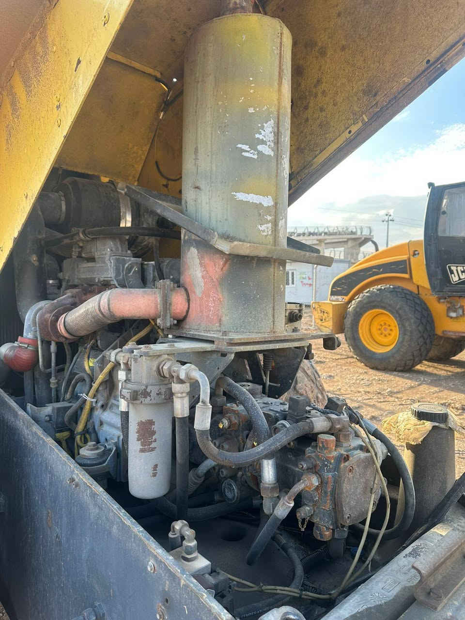 سلام عليكم حادلة بوماك موديل 2004 منفيست بصره مكفولة من كلشي ***********هاي رقم عليه واتساب الكورك (***********
