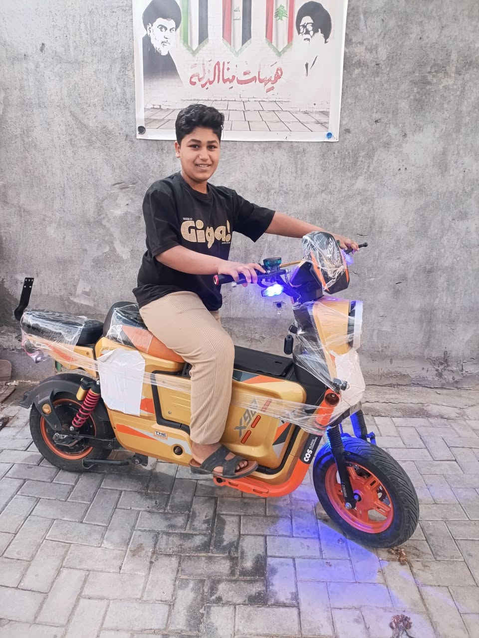 سلام عليكم
دراجه شحن X900 وحش الشحن

ما صار لها شهر للبيع فقط المدكر مكسور و سعره 15 و القبق مال صندوك

ملف 2000  واط يعني طياره

6 مزوده و ملف رياضي باتري كبار 33 امبير

لايت زنون مع بلوجكترات عللي ابيض ناصي اصفر

بصمه و دبل سويج تشغيل و دبل سويج صندوق

صندوق خزن امامي

شاشه ايباد تحديد عطل وغيره

سرعه 120 وهمي و الحقيقي 70 مع الوزن

***********
السعر 500 وبيها مجال وقابله للمراوس ب ار 7 

مكان البصره القبله حي الشهداء قرب سوق الكبير الجديد
