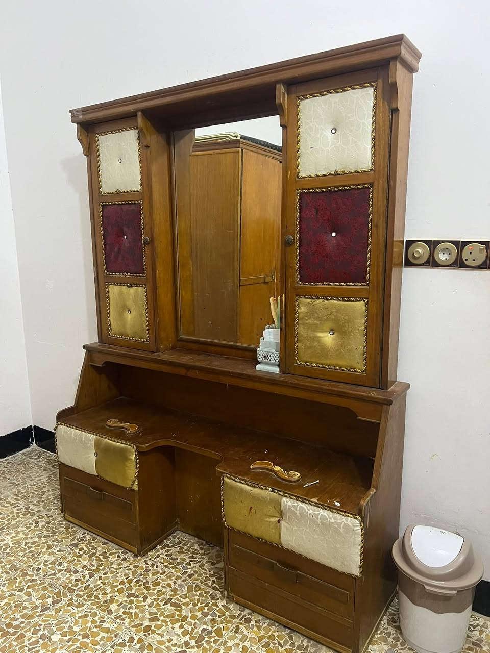 غرفة نوم للبيع كامله ٦قطع خشب قوي  عراقي السعر ٢٥٠ وبيها مجال للطيبين الاستفسار عالخاص


**إذا كنت صاحب هذا الإعلان وتريد حذفه لأي سبب، رجاءا أرسل رسالة إلى الدعم الفني**