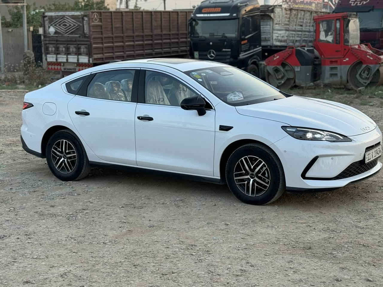BYD الفول
سيل ٥ 

١٣ كاميرا 

وفتحه وبصمه واوتو بارك وكشن كهرباء وحساسات والرادار امامي وخلفي ماشيه ٤ آلاف الكلي داخل ابيضّ شاشه حجم كبير ويل كروم  كفاله عامه بحاله الوكاله مكاني بغداد أبي غريب مجمع الزيتون السعر ٢٣.٥٠٠ بيه مجال *********** واتساب
