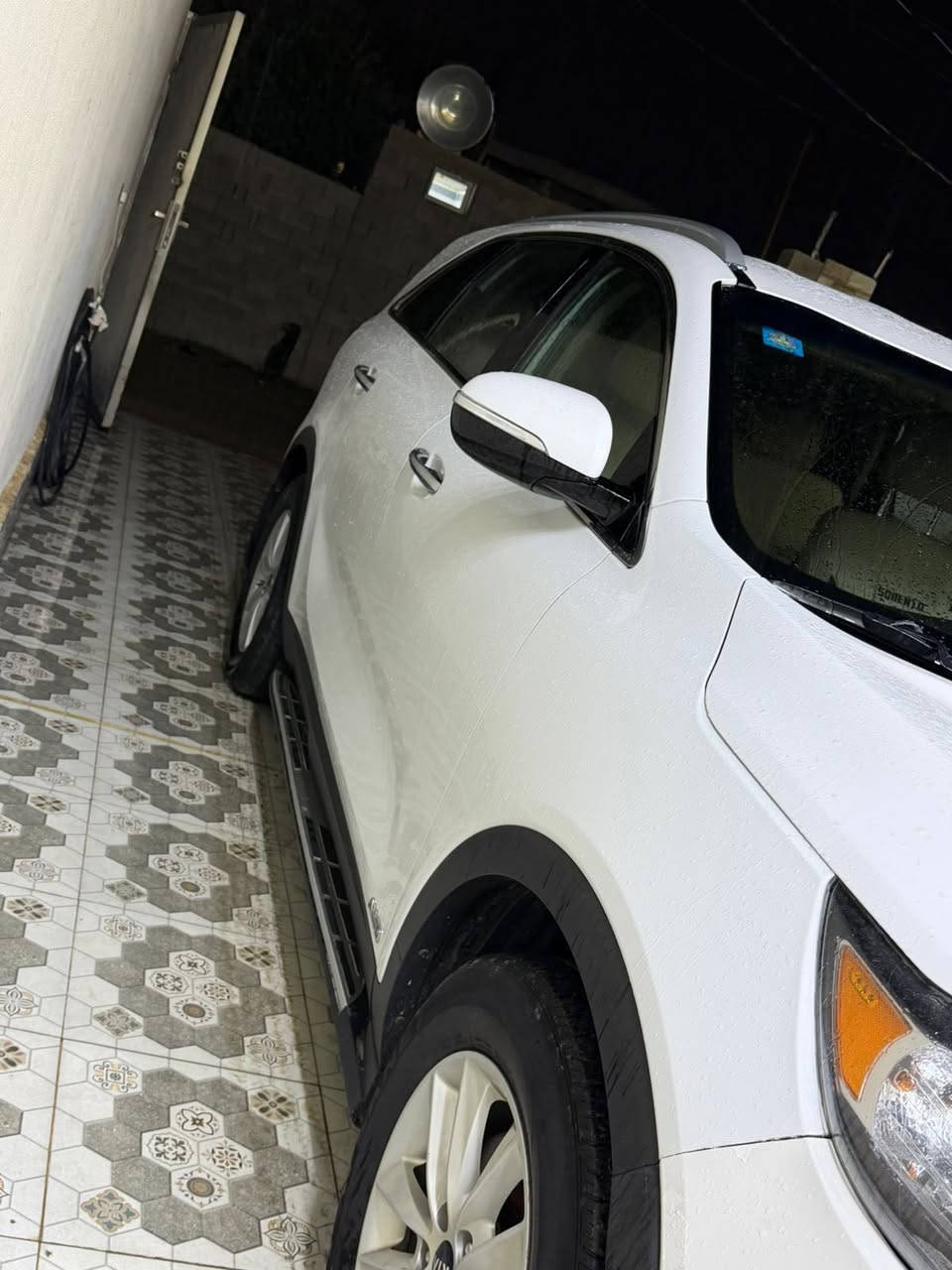 سورنتو موديل ١٩ سيارة مكفولة وسيارة كاعد ونضيفة وصارلي اسبوع من اخذتة اللة شاهد وكلش نضيفة لعلم وارد امريكي  السعر (215) وبية مجال لطيبين  رقم بغداد جديد مكان السيارة الرمادي الزراعة 
 رقم صاحب السيارة ***********
