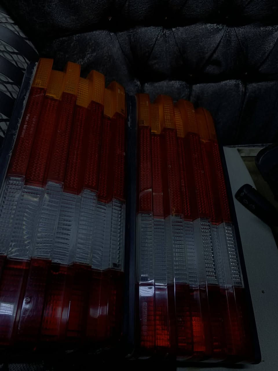 سلام عليكم للبيع بك لايتات زوج وارد يابان هنه وقواعدهن سعر 200الف مكاني بغداد البنوك للتواصل *********** او ***********
