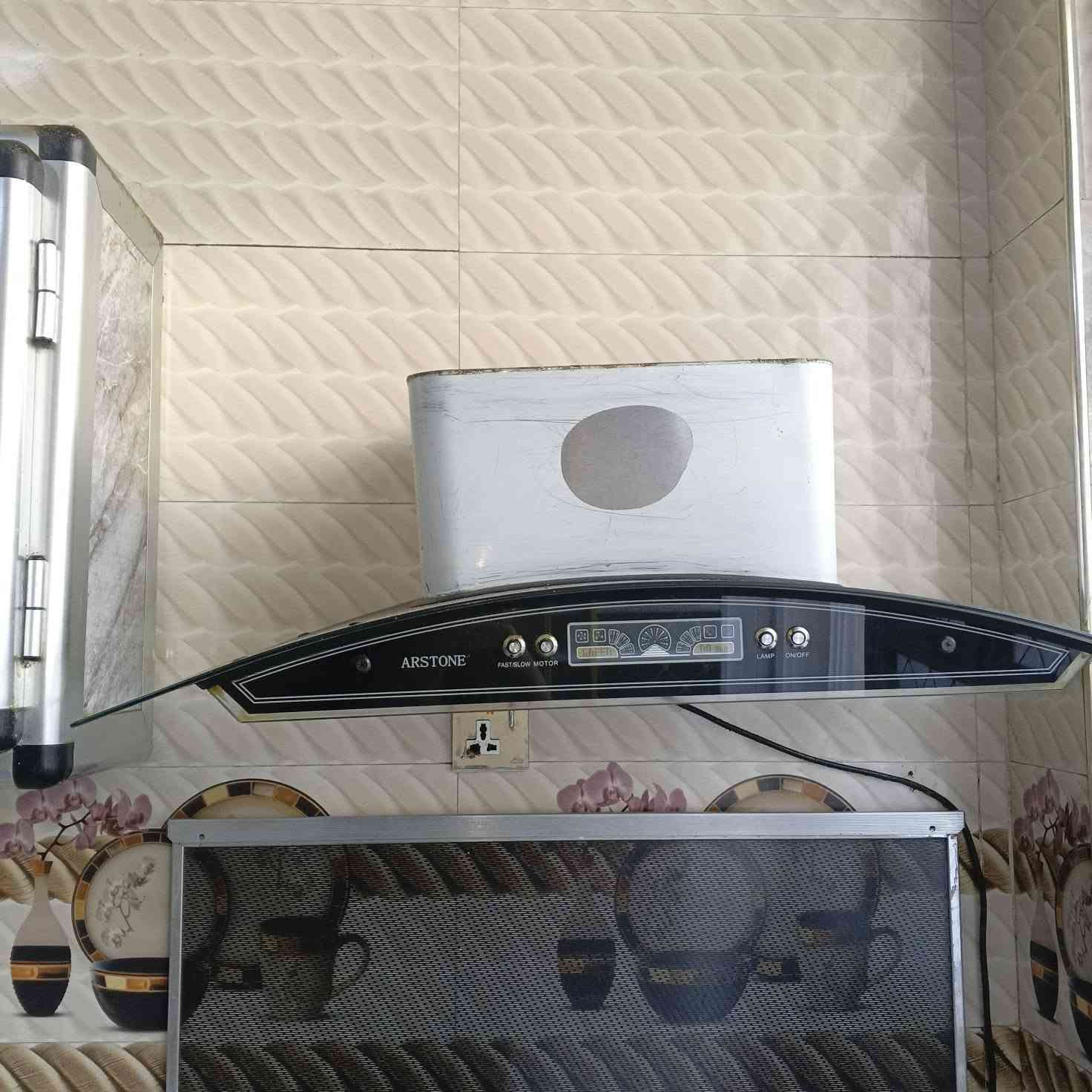 كاونتر المنيوم السنك مرمر الطول 2متر معه  طباخ كرياز  بس شويه تعبان معه ساحبه السعر 150الف ***********0×*********** كربلاء  حي القدس
