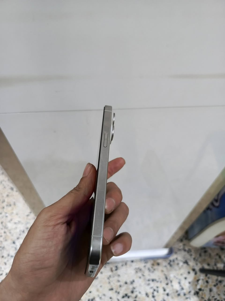 سلام عليكم ايفون 15برو ماكس نظافة فول بطارية 88 جدا جدا نظيف مبدل بي شاشة من شركة أبل مو تجاري عل فحص اذا كلولك مو من ابل انطيك جهاز بلاش مكاني بابل شارع 40 سعر 800 رقمي ***********واتساب

