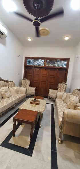 🏠 بيت للبيع – حي العامل / المنطقة الأولى (جهة حي المعلمين).. بيع فقط نقد او مبادرة
📍 موقع استراتيجي ومميز:
قريب من مستشفى الولادة
قرب مركز حي المعلمين
قرب مدرسة ابن حيان الابتدائية
مقابل ساحة الرافدين التي يجري العمل على إنشائها كمنتجع عصري
المنطقة حيوية وقريبة من الأسواق والعيادات والخدمات الأساسية
🔹 المساحة: 125 م² – طابقين (الطابق الثاني هيكل قيد الانشاء) 
🔹 المواصفات:
الطابق الأول.. 
كراج يتسع لسيارة + حمام خارجي
استقبال مفتوح على الصالة مع فاصل باب خشبي دفتري
مطبخ بارد + منور سيراميك (مطبخ حار)
حمام (مجمع صحي) 
غرفة نوم
الطابق الثاني (قيد الانشاء) .. 
١. غرفة كبيرة امامية تطل ع الشارع
٢. سويت (غرفة كبيرة + حمام(مجمع صحي) )
٣.  سطح 
✨ مميزات البناء:
بناء درجة أولى 
أرضيات مرمر وكرانيت
أبواب قاصة تركي
ديكورات جدارية وسقفية حديثة
📞 للتواصل: ***********
                   ***********
