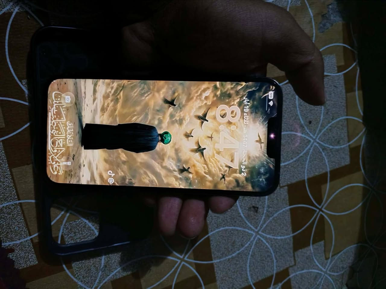 السلام عليكم 13ابرو ماكس ذاكره 128جهاز شرق اوسط جهاز جديد بمعنه الكلمه بطاريه 77خاص أو اتصال عل رقم ***********مكاني مدينه الصدر سعره 650فدوه المو شراي ليراسل ويتعبني
