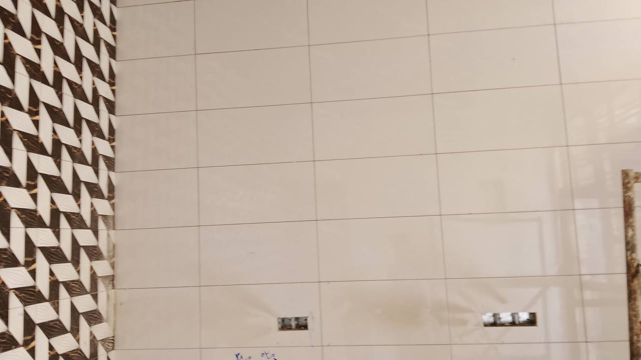 شغل سيراميك درجه اولى الي عنده شغل يتفضل خاص او يتصل على الرقم ***********
