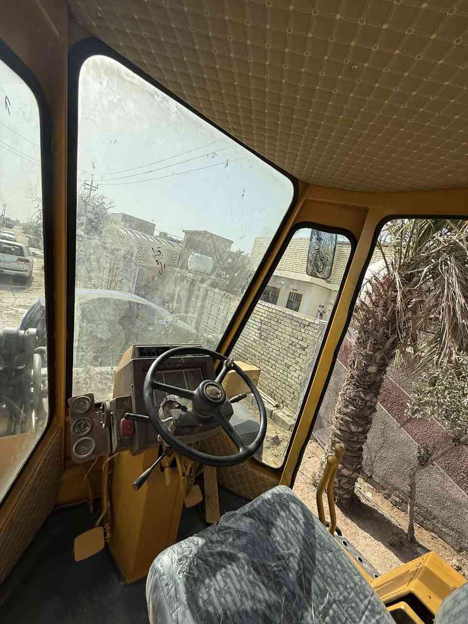 شفل كوماتسو حجم  250 بي ضعف قليل بل مضخات بدون اورق مكفوال من السرق والعشار سعر 130ورق رقم الهاتف ***********
