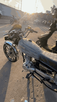 سلام عليكم سيفان موديل ٢٦بعده زيرو مكاني طوريج ام هوه اوراق كامله ماناقصه شي دراجه الشراي بي خير ويدلل تفاصيل اكثر خاص او يتصل ***********
