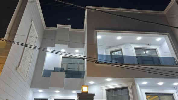 دار سكن للبيع
طابو صرف ديوانية حي الجامعة
بناء حديث طابقين مسلح
بعده مامسكون 2025
موقع مميز جدآ 
قرب مدرسة آيسن
 يقع على شارع بعرض 15 متر 
منطقة خدمات كامله
مواصفات الدار
يحتوي على.... 
غرف النوم عدد 4 __ صالة عدد 2 
أستقبال __مطبخ __ مجمع صحي عدد 3
گراج سيارة
                        مراجعة
مكتب العتابي للعقار  ديوانية الجزائر مقابل فندق برج الامراء للاستفسار
*********** مهدي العتابي 
*********** حيدر الفتلاوي
***********
