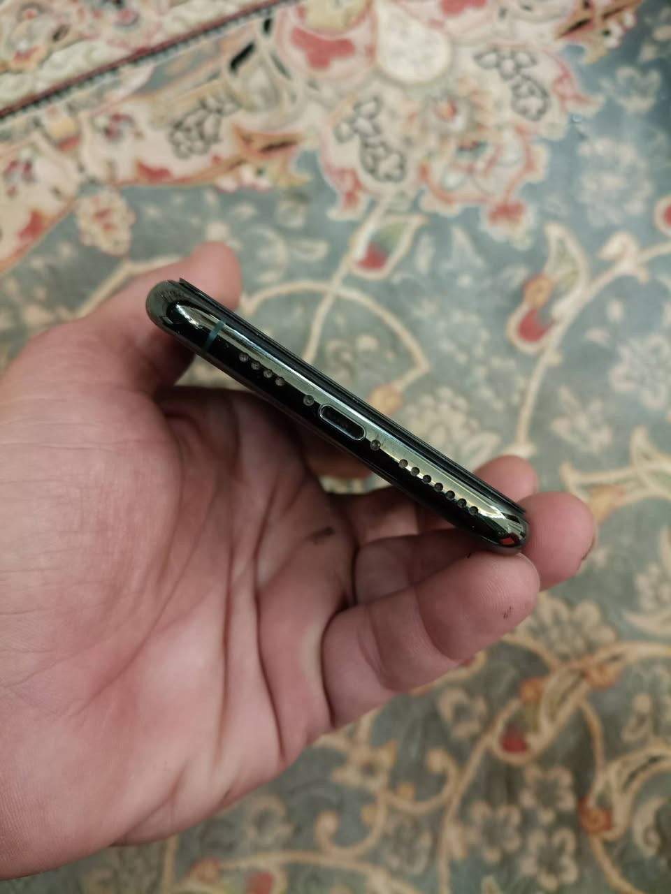 ايفون 11 برو ماكس ذ64 ب 77 وفطر بالكلاس فوك مماثر مكفول من الفتح السعر 200 وبي مجال جدا بسيط 
مكاني بغداد الشعب 
***********
