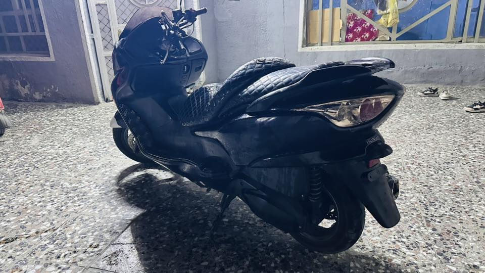 سلام عليكم للبيع سويت عليها ادامه وكطعت نار ماعرف شبيها.  الدراجه. بس هيه شغاله وتمشي سوي النار وين ميعجبك   دراجه أبيع كوم حديد  مكاني بغداد  حي النصر *********** السعر 550 وبيها مجال  مستعجل ع بيعتها
