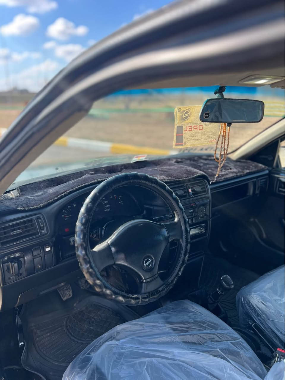 لەهەولێرم 
٢٠٠٤ ٩١٢ ٠٧٥٠ 

مۆدیل ١٩٩١  مەکینە ١٨ سەنەوی ٢٠٣٠ 
هەززە و فحص ٢٠٢٧ بیلاد خصووصیە 
بەخ عامە لەسەر ساغی جەمپەکی بەدەنەکەی هەیە 
بەتانە و شانسی هیچی نیە گێر و مەکینە بەشەرت 
یەک دینار مەسرەفی تێدا نییە جاهیزە 
سەنەوی بەناوی خۆمە أربيل, العراق
