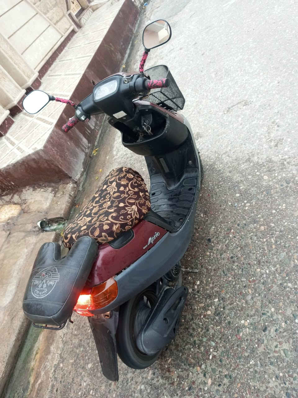 السلام عليكم
اخوان عندي ماطور ،،بوتين،، للبيع نظيف 
تايرات الاثنين جديد 
واريمنيه كلها شغاله
خوذه + بم نفخ جديد مع الماطور 
السعر (225) وبيه مجال للطيبين 
العنوان حي صدام قرب مسجد العباسي 
للاستفسار الإتصال على الرقم 

(***********)

(***********)
