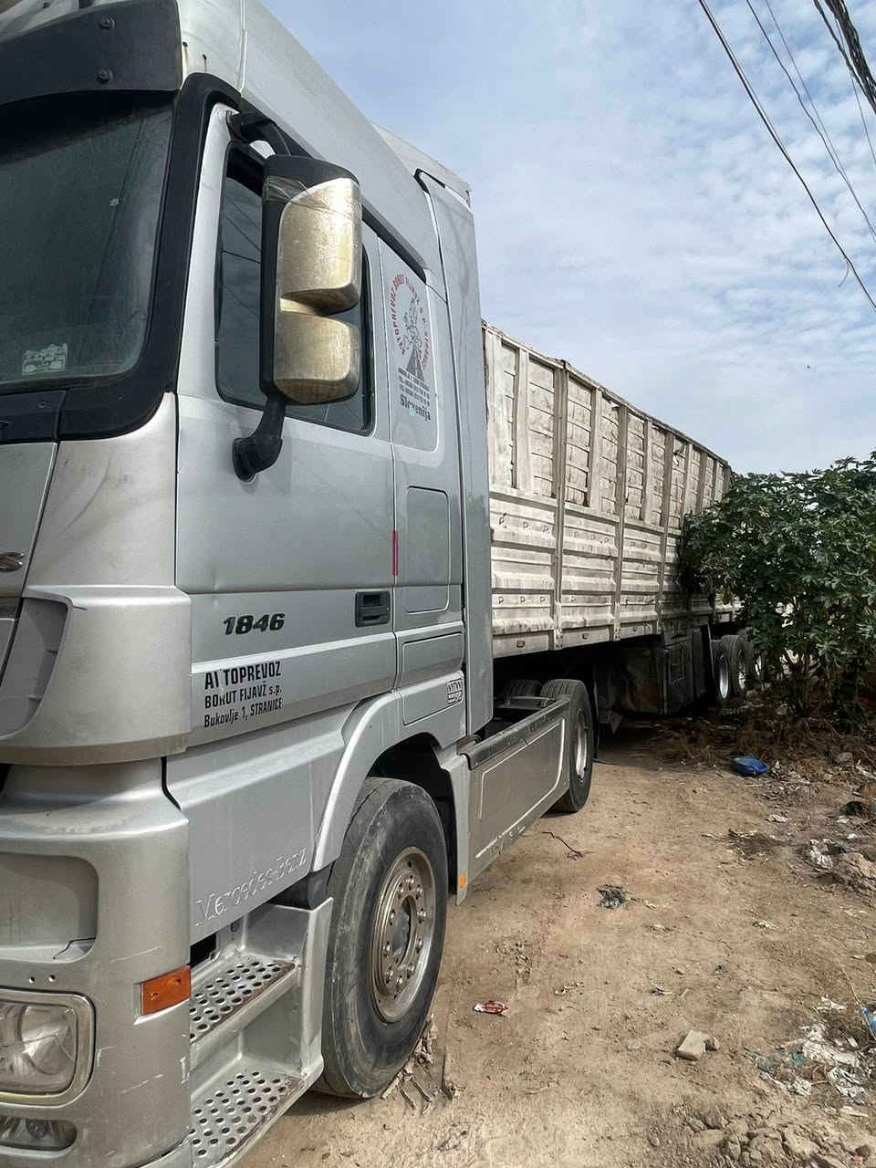 للبيع راس وعربانه اكتروس 2003 محدثة حاجب رقم سليمانية عربانة  12/70 شاصي اوربي 16 سعر 3 وبيها مجال للاستفسار رقم صاحبها ***********
