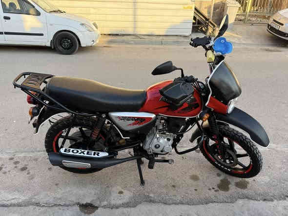 سلام عليكم

دراجه بوكسر جبلي موديل 23 ماشيه 26 الف حقيقي مرقمه جديد باسمي ولوحات الدراجه كلها ع وضع الوكاله كلشي ممبدل بيها نضيفه بمعنى الكلمه كل 10 ابدللها دهن لوكي مولي وفلاتر  وبيها زنون ابو ال 50 الف وتايراتها مال شركه البلاد جوب ممبدلات الدراجه متصرف عليها ولا ربع لان ممتعوبه ومداريها ومعتني بيها كلش تاخذها بوجهك للشارع تشتغل بيها ع باب الله  محركها ممفتوح ابد وخرسه وناعمه 

العنوان/ الاعلام قرب مدينة العاب السيديه 📍

الهاتف/ *********** 📞 متواجد واتساب ورصيد

السعر/ 2.400 مليونين وأربعميه وبيها مجال
