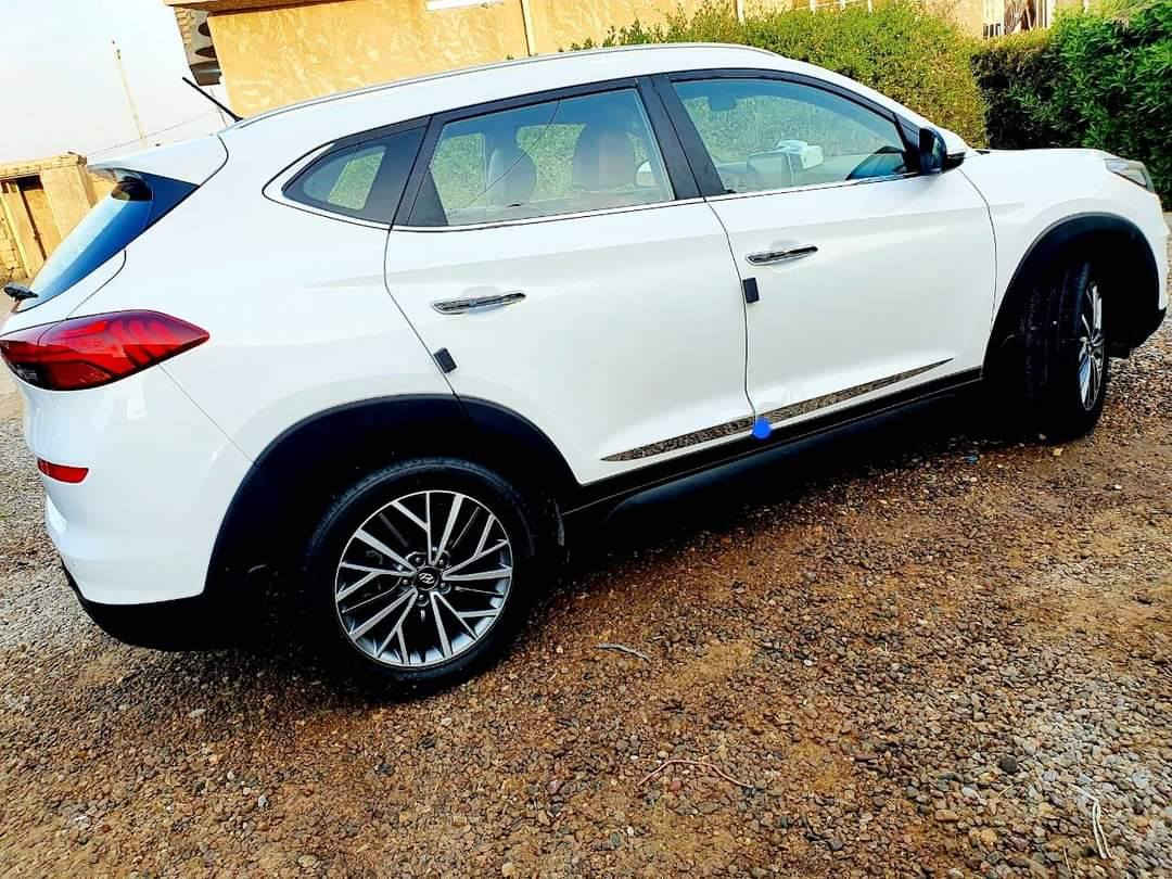 السلام عليكم هونداي توسان 2019  خليجي الكاصد خمس عدسات كفاله عامه فقط رصعه بلباب مال سايق السياره ماشيه 100الف سياره جديده بمعنه الكلمه وضع الشركه السبير ما نازل رقم بغداد دولي بسمي تحويل ثاني يوم فول موصفات محرك 2000 بصمه تشغيل سايد بريك رجل بصمه أبواب شاشه ابل كاربلي كشن كهربائي قطعتين تبريد حساسات امامي خلفي كامره خلفي دواره لد نهاري مامي مري شفط ثلاث وضعيات قياده برده خلفي فول تحكم ستيرن كير ومكينه وصدر مكفولات وخير من الله مكان سياره واسط ***********2 ملاحضه قير متواجد عل فيس
