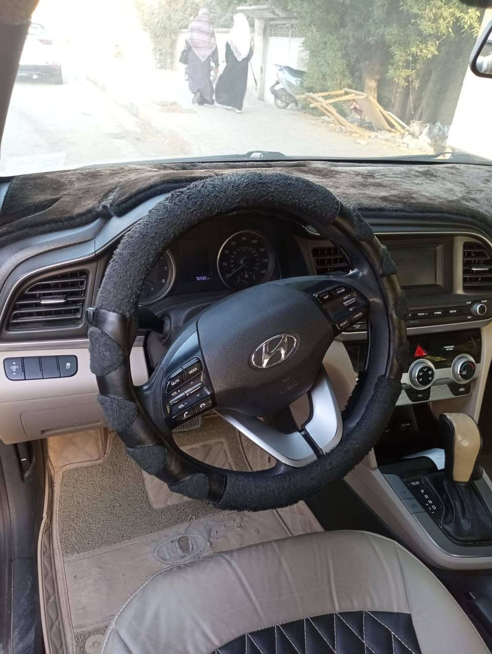 السلام عليكم 
النترا 19 وارد امريكي سوناره مرفق بالصور ماشيه 79 محرك 2000 دوش كير at سعره 133 مكانه بابل
للاستفسار الاتصال ***********
