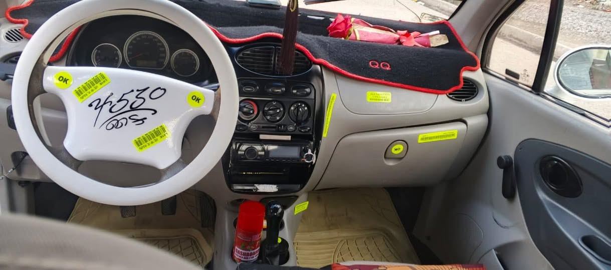 سلام عليكم شباب كوكو البيع نينوى الفين 2013كاربون موجود عنوان الموصل الايسر حي القدس سياره شارعي ميت بيه وكاله  
كير محرك شرط تبريد شغل شرط سياره جهزه سعر 23)رقم الهاتف ***********بيه واتساب
