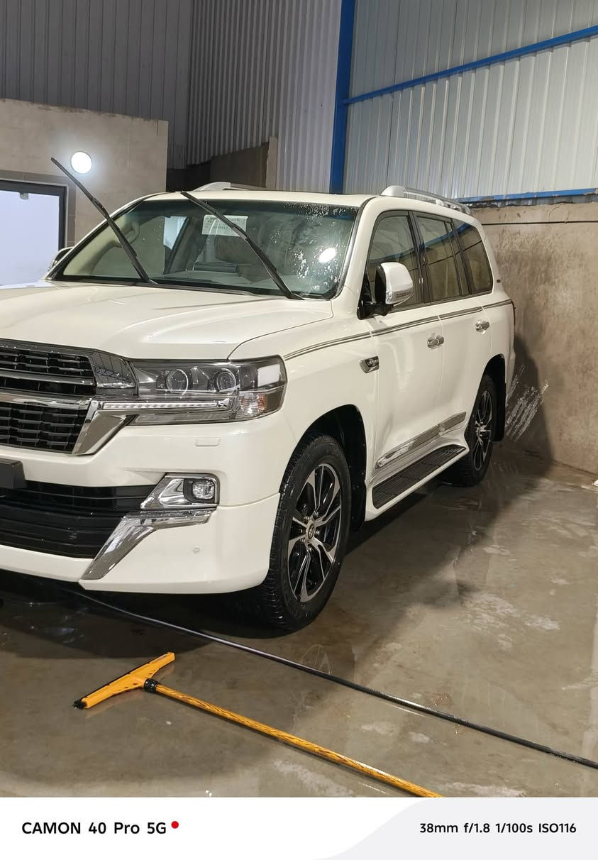 السلام عليكم شباب
الاندكروز 2021 ساز اصليه 
ماشيه 77 رقم بغداد كفاله عامه سيارة 
مكاني بغداد الحبيبه هاتف ***********
