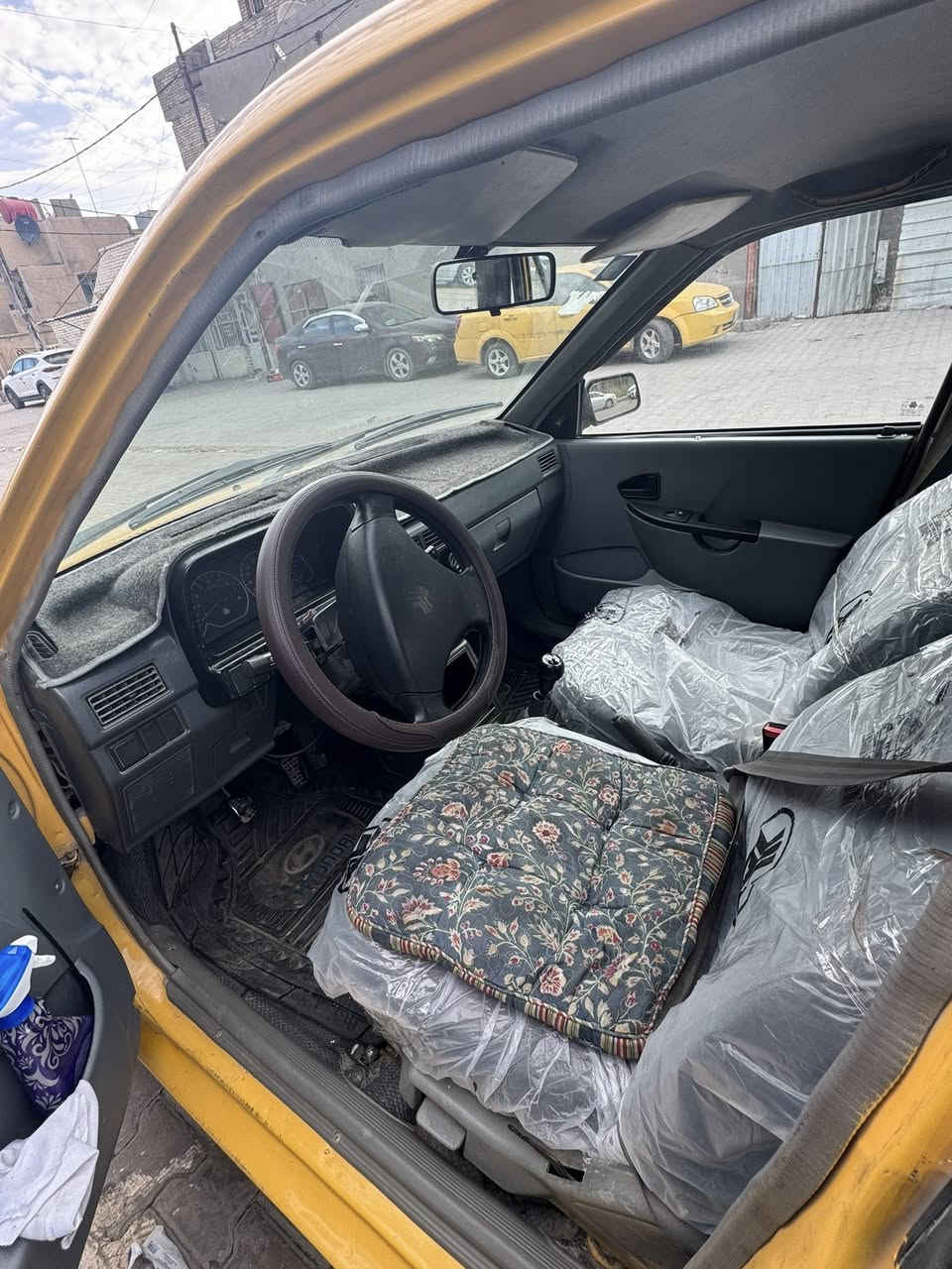 لسلام عليكم  سايبه لبيع موديل 10كير محرك كهربيات مكفولا سنويه جديده رقم جديد مصفره غرمات هيئة كشر نضيف كتامك  السعر 28 وبي مجال لطيبين العنوان بغداد الرقم ***********
