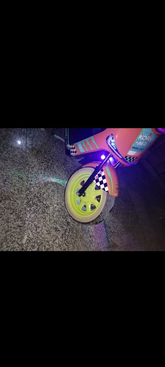 السلام عليكم ورحمة الله وبركاته
باسكل شحن جديد للبيع 2025🏍️
مكان: كربلاء 
الحجم  20
الون : برتقالي مميز 🟧
الون الويل :اسود :مميز
المواصفات 
السرعه :99 حقيقية📟
يعمل بنضام 4سرع
جهاز إنذار :عند السرقة📢
قفل التاير الخلفي
قفل السرج : او البطارية 
ويل كب.
بطاريات 5 جدد 60A......:22V🔋
بايدر مساعد :وايضا يشحن البطارية
تيرات :جوبلس
دواسات دبلات :6 :2 أمامي :4 خلفي
اشاير يمنه يسره دبل اشارة 
لد :نهاري💡
لد :ليلي🔦
لد :ليلي :إضافي🏮
لد :خلفي 🔦
مفتاح 🔑 و بصمة وكارت🔐
شاشة تقرأ :العطلات :والسرعة :والكيلو متر:وشحن البطارية.
وغيرها من المواصفات
السعر 550وبي مجال بسيط💵

لاستفسار خاص او علـّۓ. الرقم اسفل
***********
