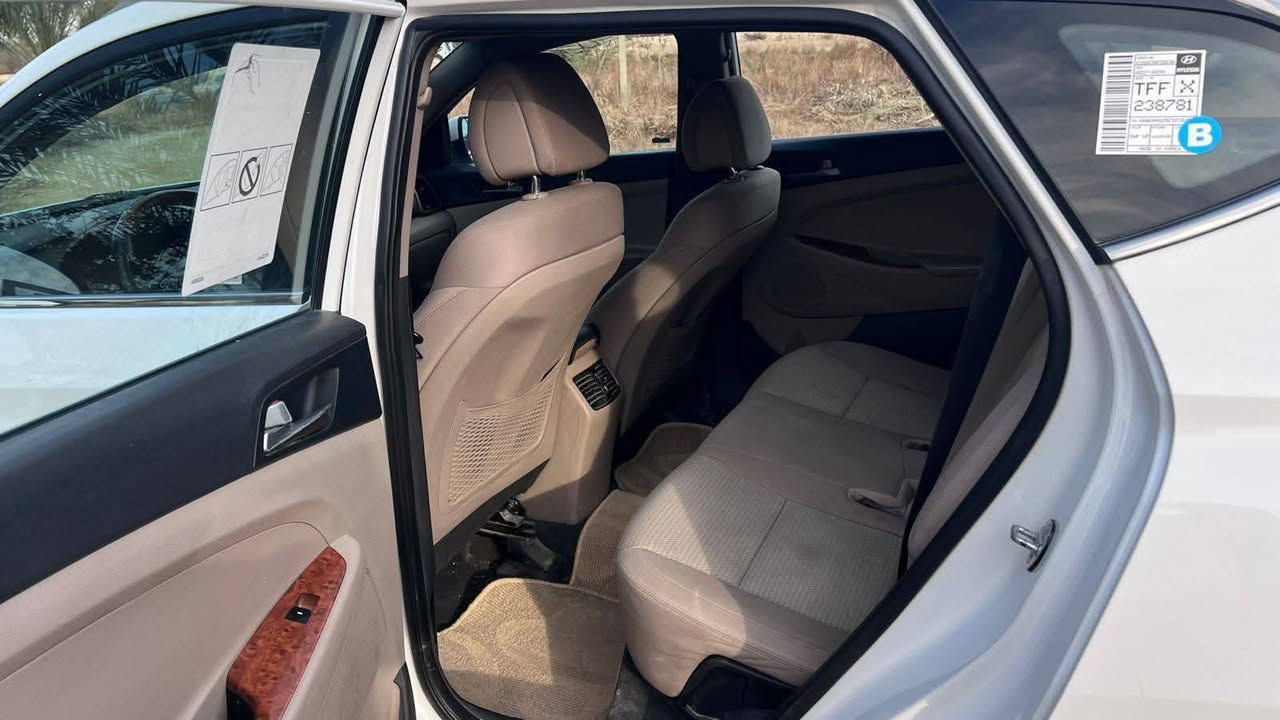 توسان موديل 16 خليجيه  بسمي محرك 2000 دوش اخوان السياره مكفوله بيهه بس الباب الخلفي بي بارد  مكاني جسر ادياله السعر 157
 احمد ***********
