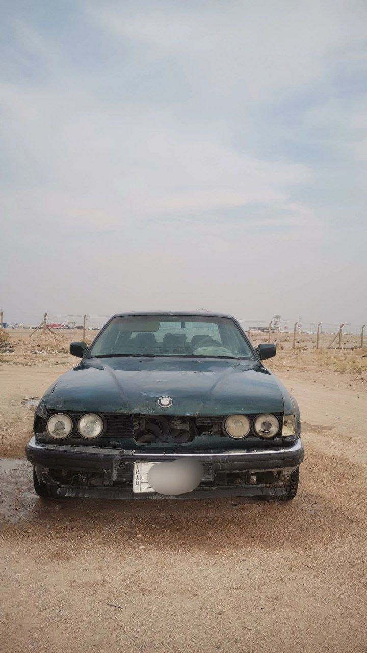 السلام عليكم 
بي ام دبليو 735li المكينه بيه مفتر براص 
والبك ماترجع رقم بغداد مشروع وطني
6 سلندر 
السعر 24ورقة 
***********
