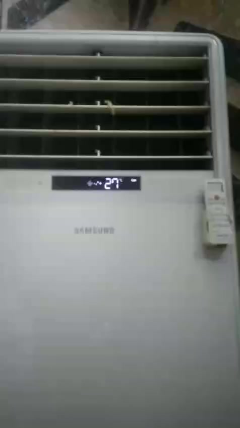 سبلت ٦٠٠
ثلاجه ٢٠٠
مجمده ٢٠٠
ثلاجه ١٠٠
مجموع مليون و١٠٠ وبيهن مجال مكلف بلنشر *********** اليعجبنه يتصل على رقم
