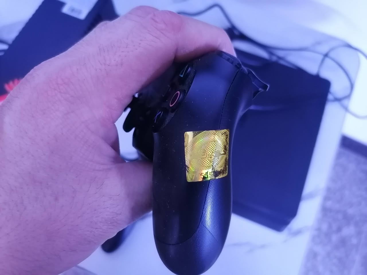 سلام عليكم
بلي( 4) للبيع 

سلم نظام (11) مهكر
 هارد (1) تيرة+ UBS +جوستكات (2) اصلية الجهاز نضافة ١٠٠٪؜ استعمال بسيط الجهاز ممفتوح ابداً
السعر/٣٥٠ قفل 
العنوان /بغداد /الكرخ /الدولعي
للاستفسار اتصال فقط /***********‪
