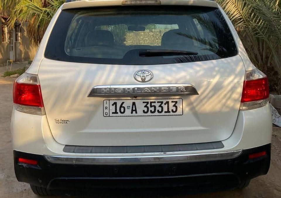 اللي يدور سيارة ياباني عائلية 7 راكب بسعر كورلا
هايلاندر موديل 2012
وارد امريكي داخلة كلين للعراق فقط دعامية الامامية كما موضح من اشتريناها مصبوغة او مبدلة 

سونار موجود بيهة وبيهة كارت صبغ بالجاملغ هم موجود واضح بالصورة 

سيارة حجم المكينة 4 سلندر 2700 VVt-i

سيارة ماشية 230 ميل   

 سيارة 7 راكب  ثلاث قطع تبريد  تبريدهة ثلج ياباني بعد 

سيارة جاهزة من كلشي 

رقم السيارة قادسية بأسمي  تحويل ثاني يوم  سنوية 28 

 رقمهة انكليزي بحيث بأي محافظة احولك اني من ديالى حولتهة بديالى عادي  
مكان السيارة ديالى بلدروز 
للاستفسار  ***********
