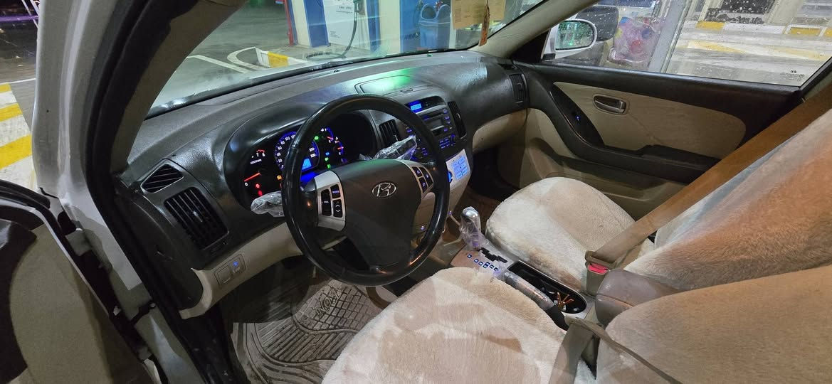 ئاڤانتی
مۆدیل 2011
دکشن بە رز
ناوزەرد
کامل مە سروف کراوە
نرخ51گەڵا
لەقەڵادزەیە
***********
*********** بشدار, السليمانية
