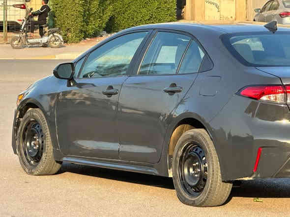 السلام عليكم كورلا 2023 للبيع سياره لون سمنتي موصفات LE سياره نضيفه مال بيت رقم شمالي محرك (2000) حادثها جاملغين صبغ وبنيد تبديل وصبغ لسونار مرفق ويه لمنشور معروضه ب (135) وبيها مجال مكان لسياره زيونه 
***********
